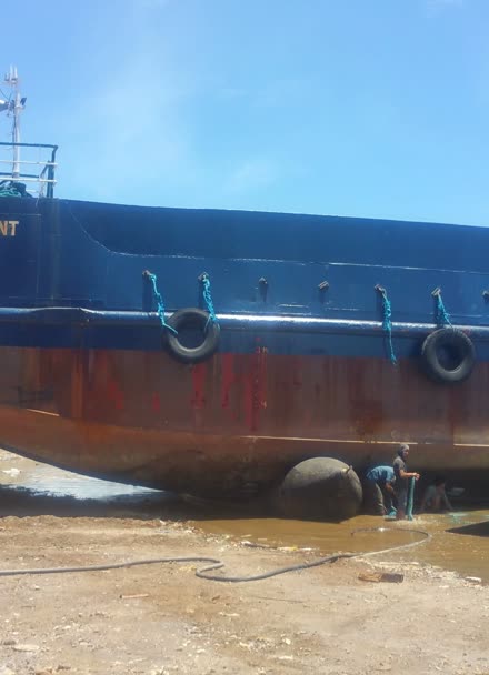 山东南海气囊—船用气囊_船用下水气囊_下水橡胶气囊_船下.