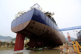 舟山中远海运重工第二艘8.16万吨散货船 n746 成功下水