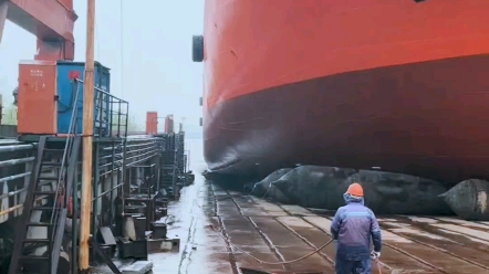 2022.03.20 下午16:58分,113米大型甲板船“永佳通宝”气囊上排下水吉水接水顺利#永佳通宝#气囊下水#船舶下水#船用气囊#甲板船下水