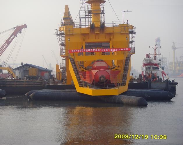 济南昌林气囊容器厂_船用气囊_船用靠球( 护舷 )_充气芯模