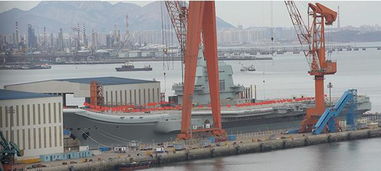 首艘国产航母甲板插上红旗,这两天下水可能性增大