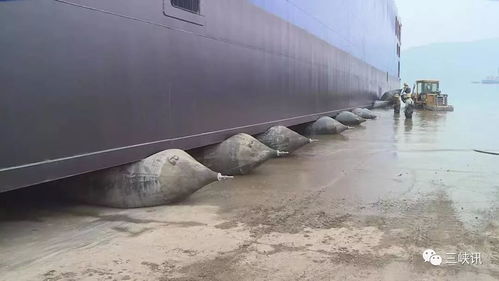 多图曝光143米“河牛”下水，场面霸气！船舶上排下水气囊显神威